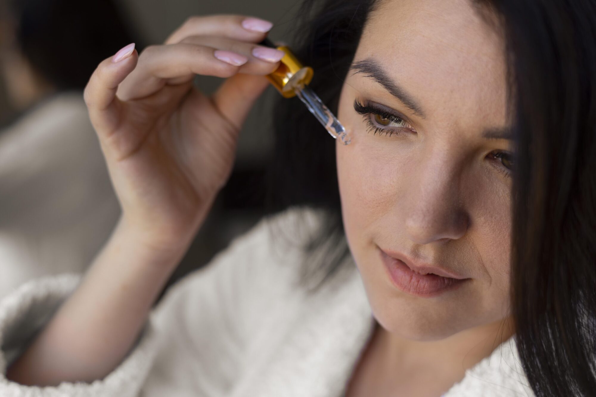 Woman Using Hyaluronic Acid Serum: Powerful Benefits & Uses Guide